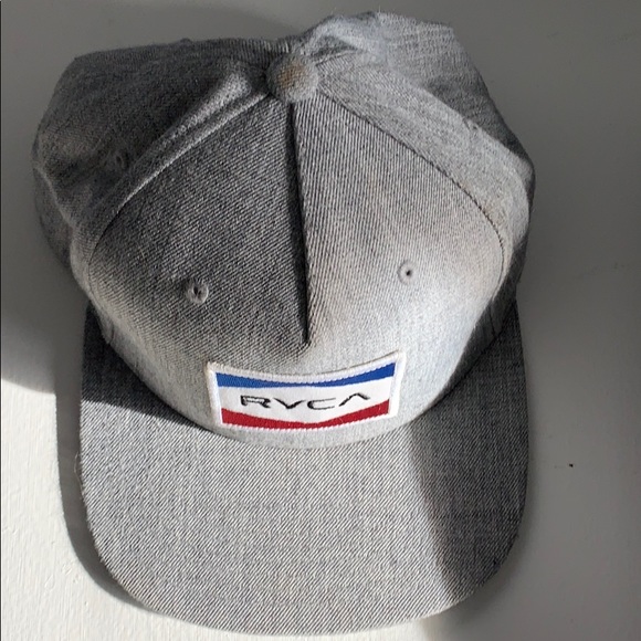 Grey RVCA SnapBack ball cap - Picture 3 of 3